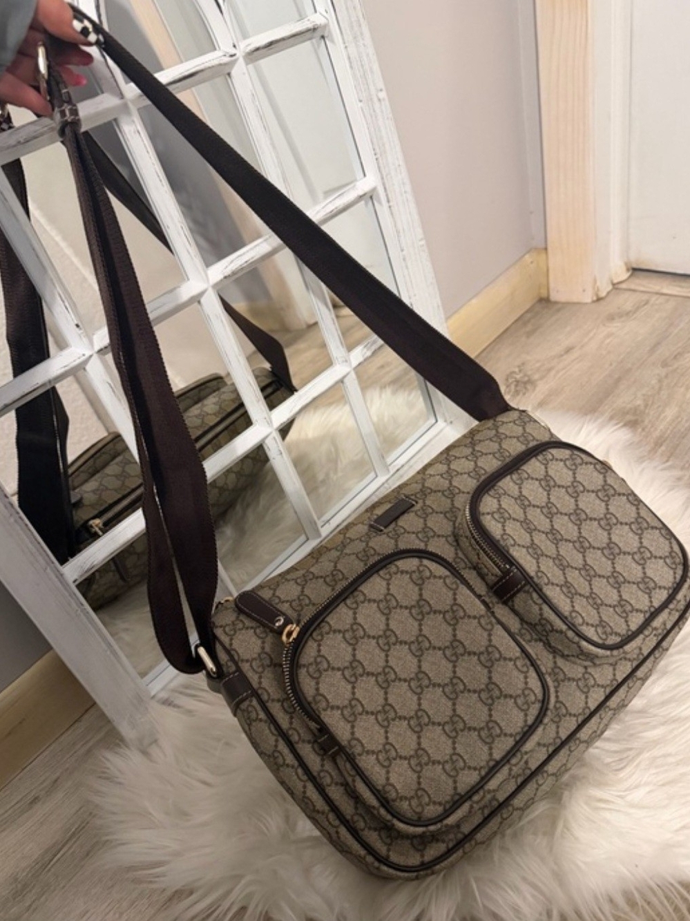 Gucci Beige/Brown Authentic GG Monogram Messenger Bag